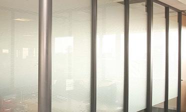 Перегородки из ПВХ и стекла - вариант 1 купить в Омске