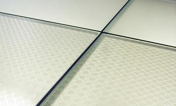 Стеклянный пол в квартиру с декоративным стеклом в Омске. Готовые проекты ПерилаГлавСнаб