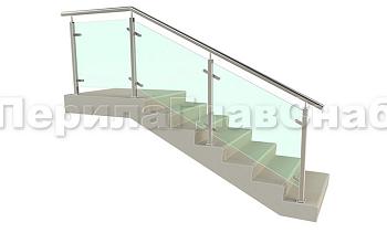 Ограждение лестницы с квадратными стойками и пластинчатыми стеклодержателями в Омске. Готовые проекты ПерилаГлавСнаб