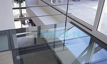 Стеклянный потолок на межэтажной площадке в Омске. Готовые проекты ПерилаГлавСнаб