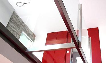 Стеклянные полы из закаленного стекла купить в Омске