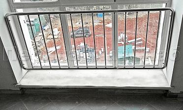 Ограждения из нержавейки экранного типа «Частокол» для окон купить в Омске