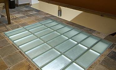 Стеклянный пол в квартиру с подсветкой купить в Омске