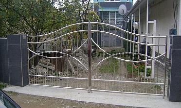 Нержавеющие двустворчатые калитки с вертикальным заполнением купить в Омске