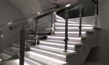 Ограждения из нержавейки со стеклом в Омске. Готовые проекты ПерилаГлавСнаб