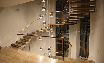 Перила для лестниц в частном доме в Омске. Готовые проекты ПерилаГлавСнаб