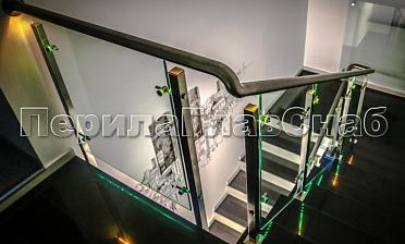 Ограждения со стеклом и подсветкой поручня купить в Омске
